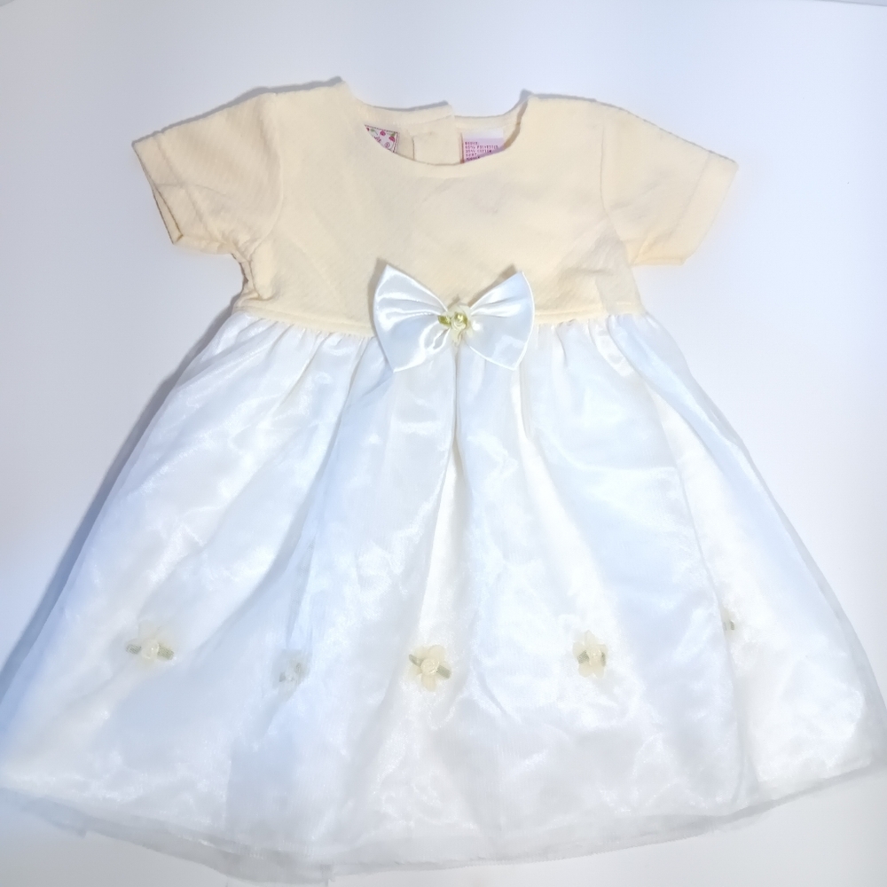 NWOT Yellow and White Dress with Bow
